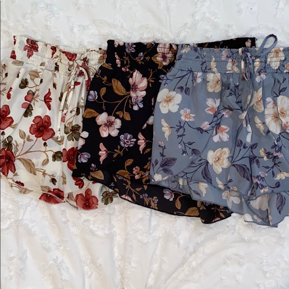 American Eagle floral shorts (3 in 1 purchase)